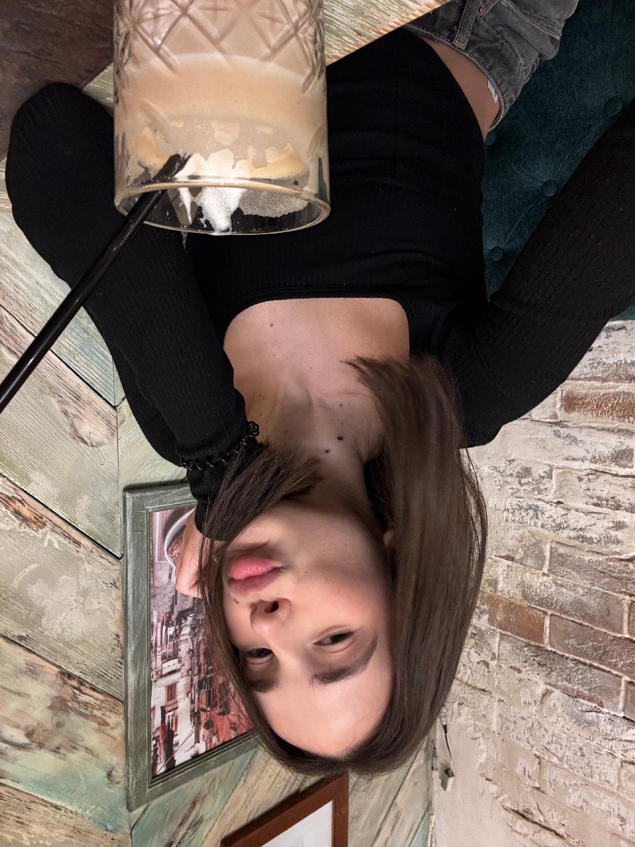 Fresh photos, fresh mood — Tina online in Sofia